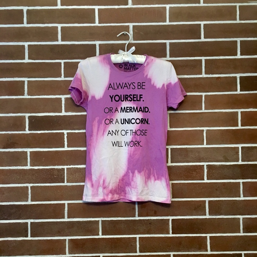 💐SALE💐Hot Topic shirt from Black Label
